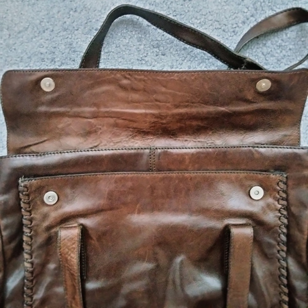 Men's Brown Leather Messenger Bag with Fold-Over Flap